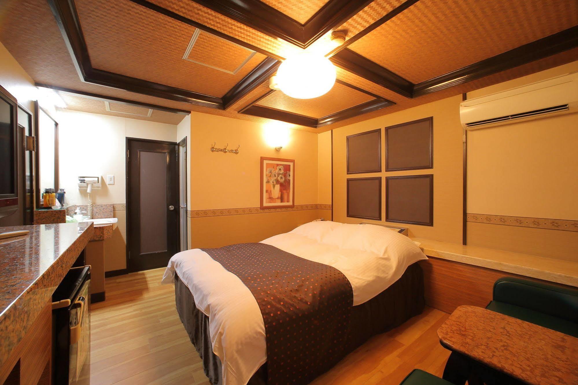 Love hotel Fine Olive Yamashina (adults Only)
